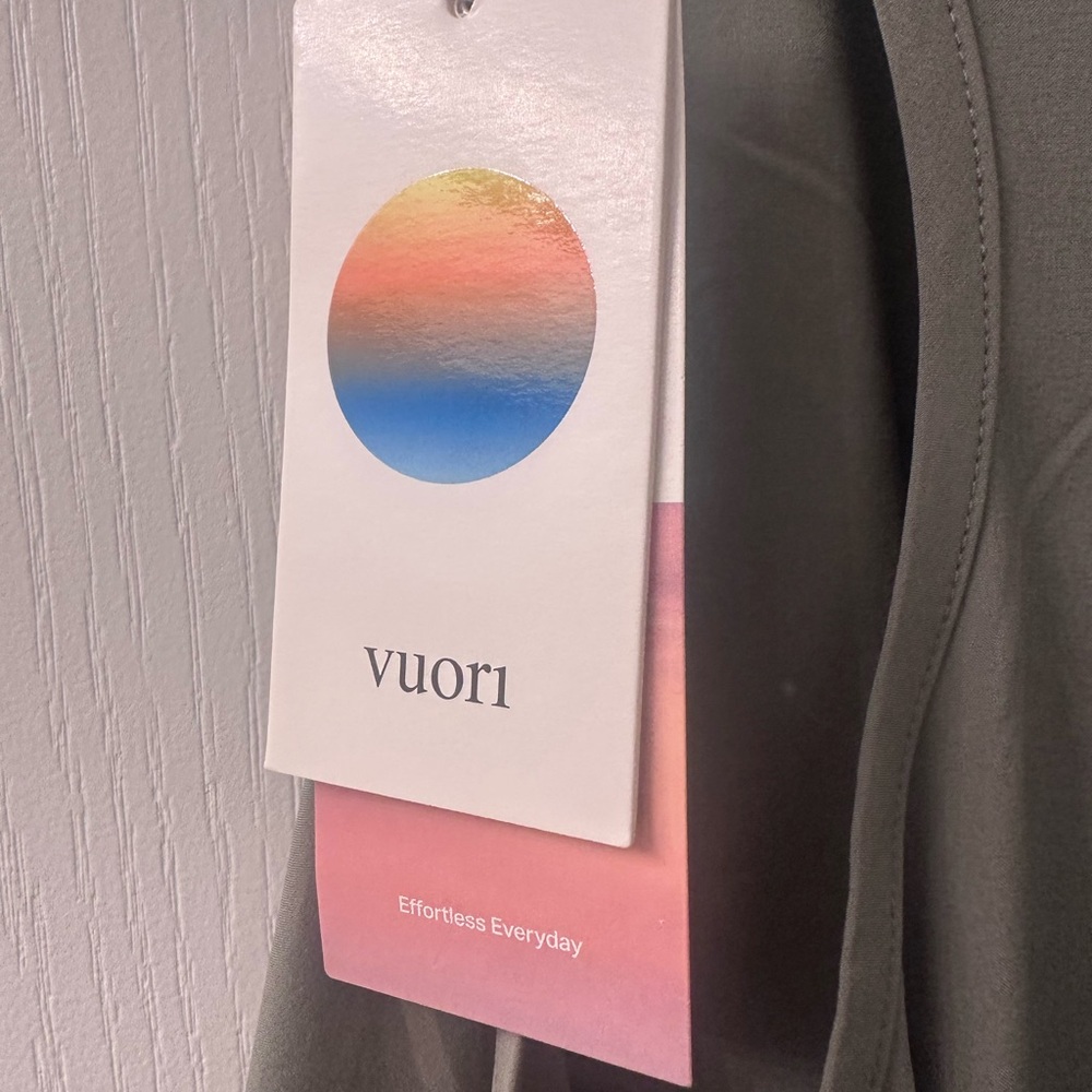 Vuori Olive Green top M - Picture 6 of 6